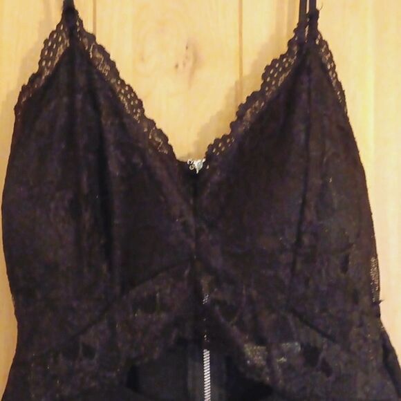 J for Justify Lace Jumpsuit - Picture 5 of 13